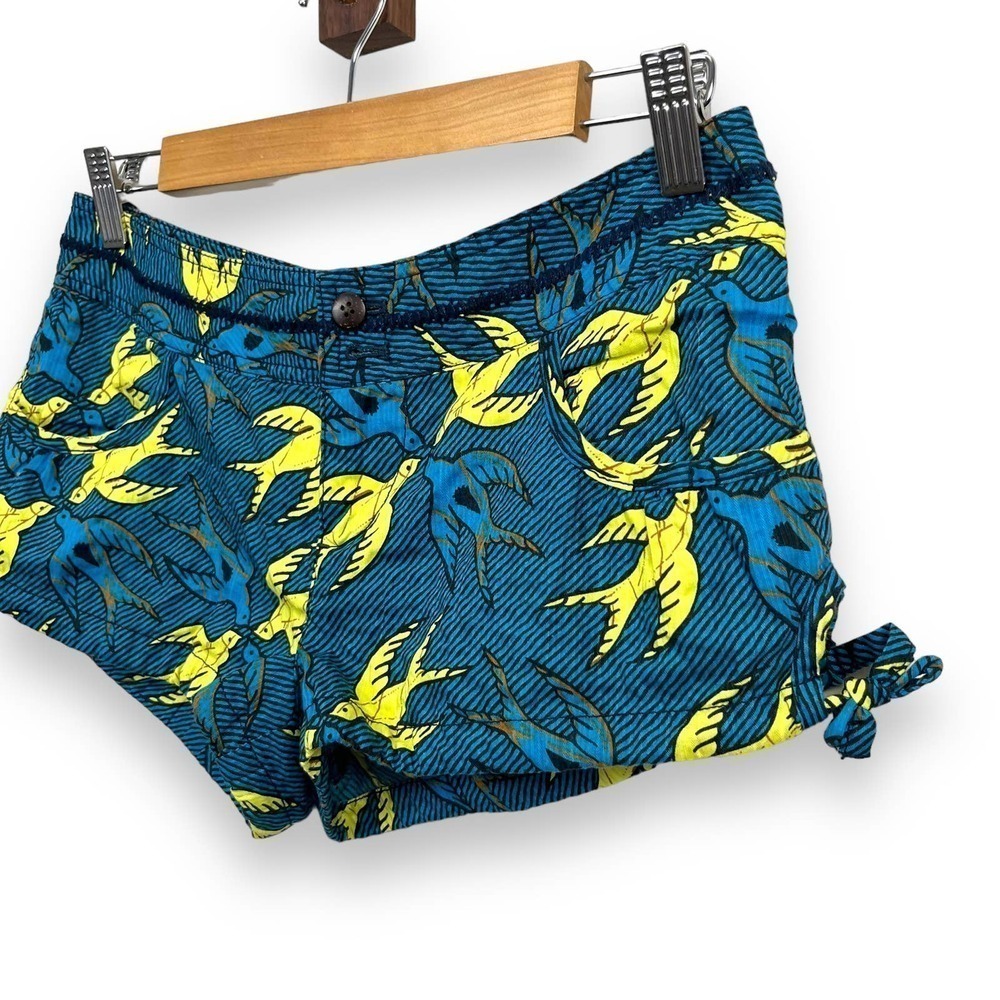 Free People Shorts Womens 2 Blue and Yellow Bird Print 100% Cotton Mini Tropical - Picture 2 of 9